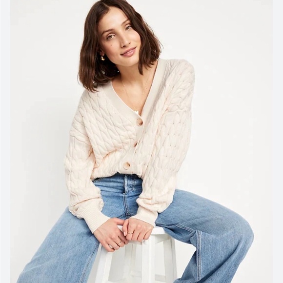 Like new size L Old Navy Women's Cream Slouchy Cable-Knit Button Front Cardigan - Picture 2 of 10